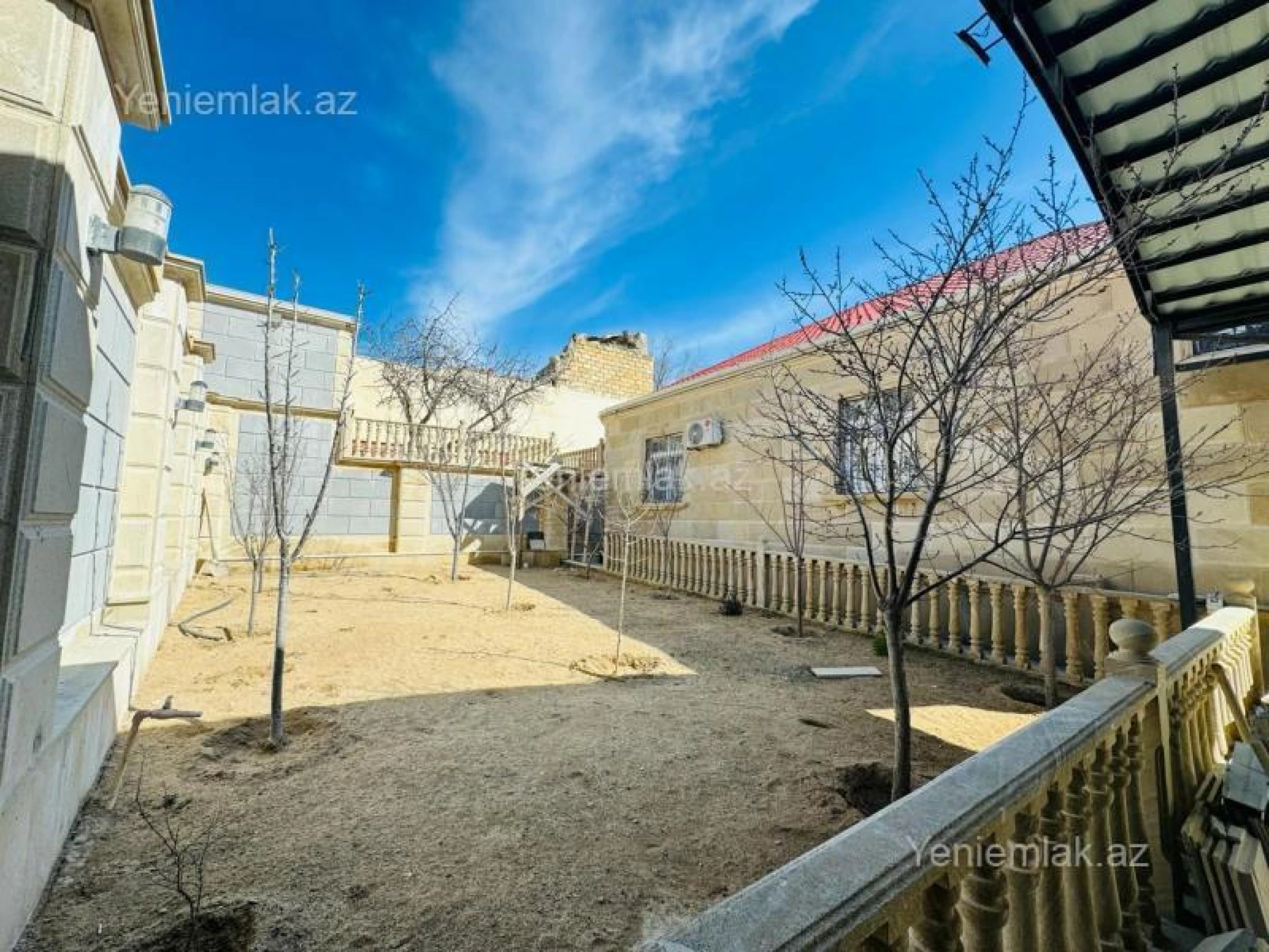 Satılır 4 otaqlı həyət evi 180 m²