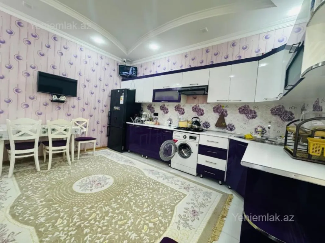 Satılır 4 otaqlı həyət evi 180 m²