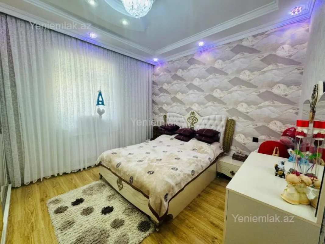 Satılır 4 otaqlı həyət evi 180 m²