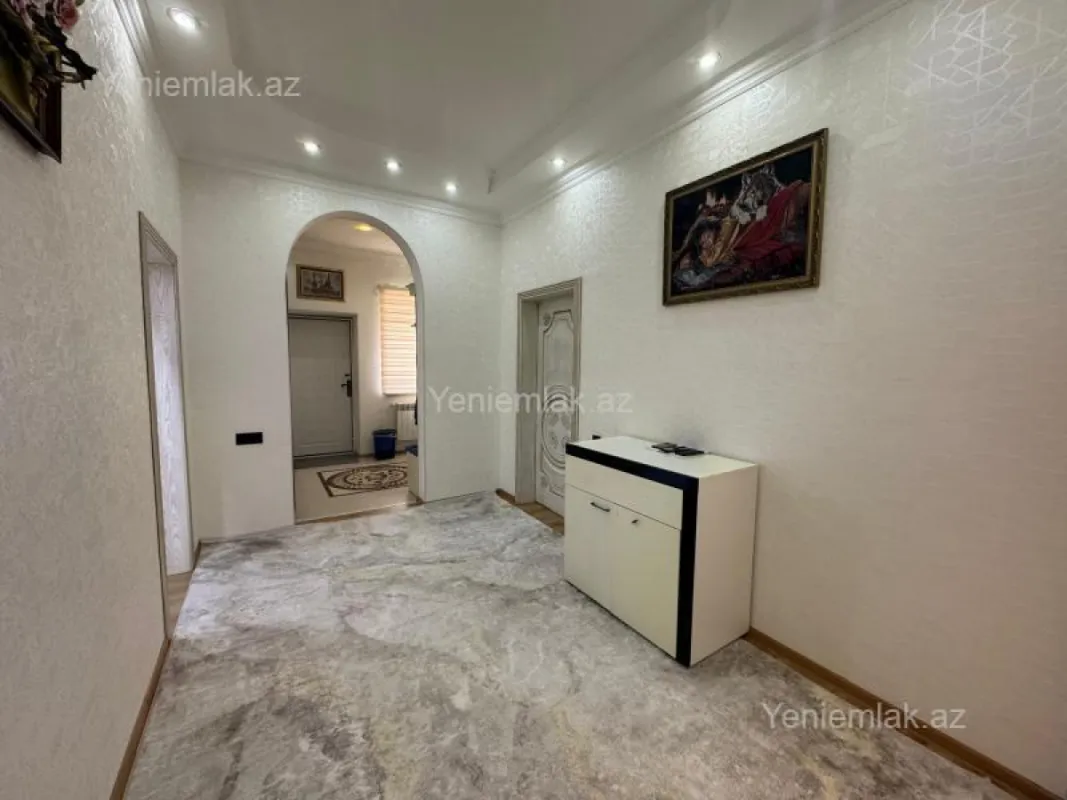 Satılır 4 otaqlı həyət evi 180 m²