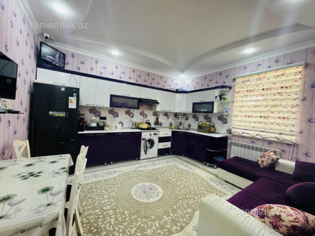 Satılır 4 otaqlı həyət evi 180 m²