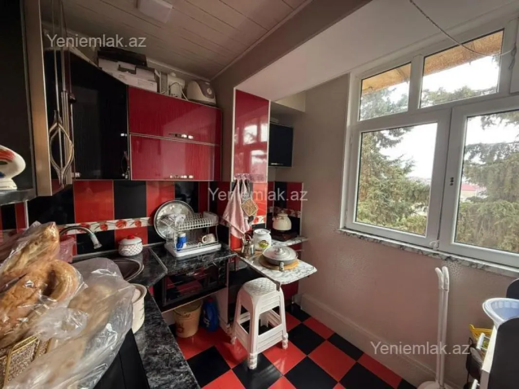 Satılır 3 otaqlı köhnə tikili 64 m²