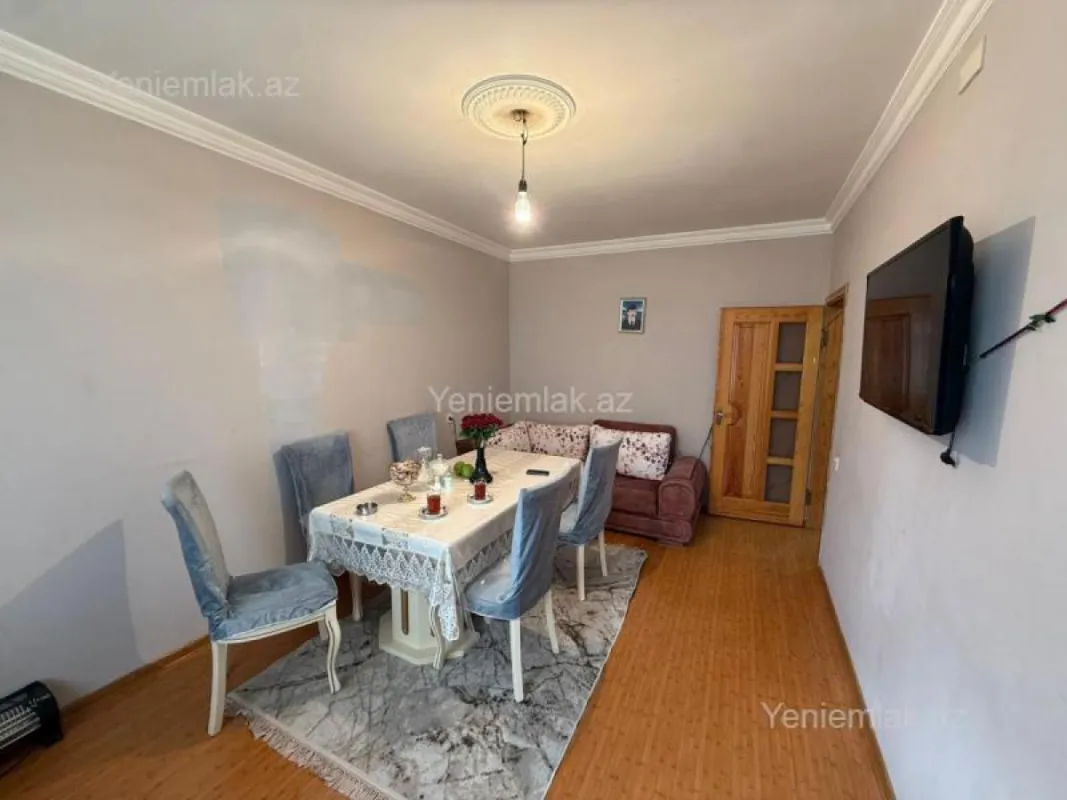Satılır 3 otaqlı köhnə tikili 64 m²