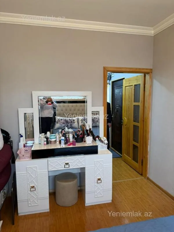 Satılır 3 otaqlı köhnə tikili 64 m²