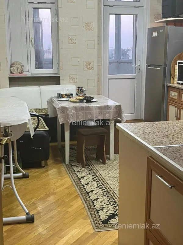 Satılır 3 otaqlı yeni tikili 90 m²