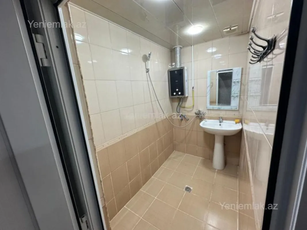 Satılır 2 otaqlı köhnə tikili 60 m²