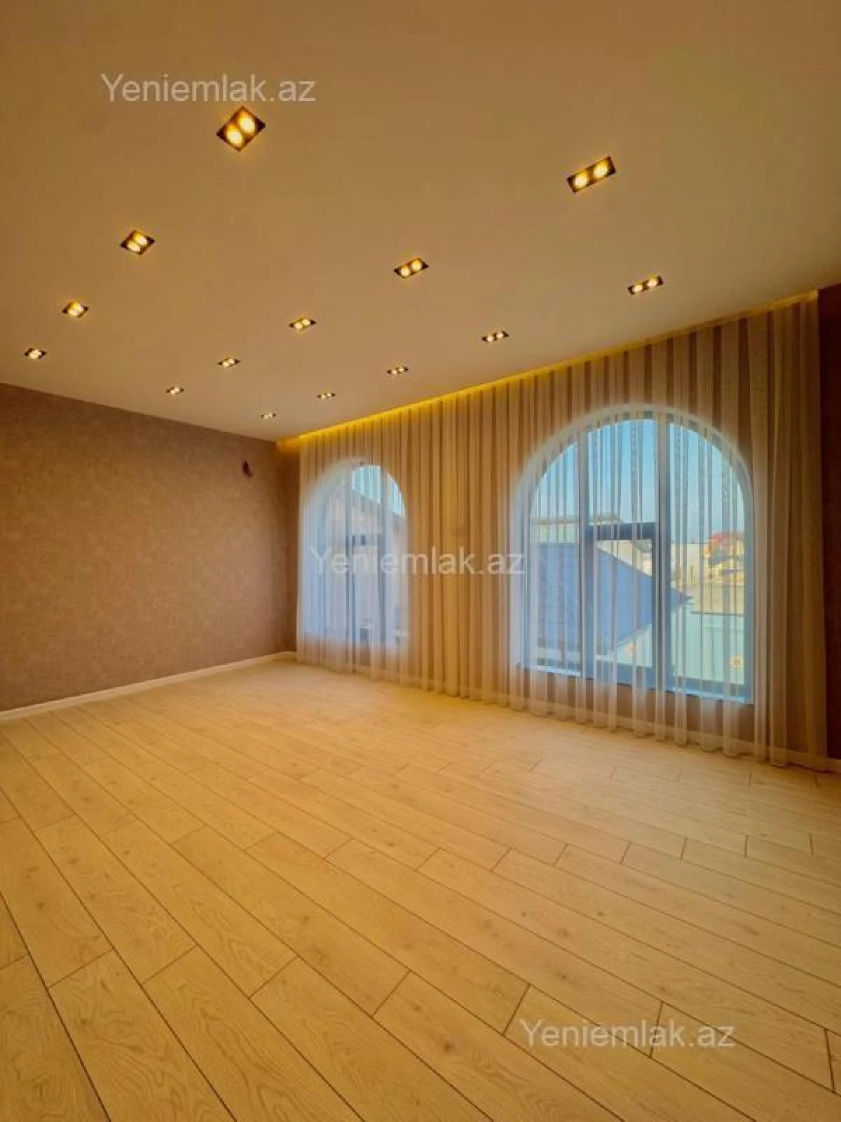 Satılır 4 otaqlı həyət evi 220 m²