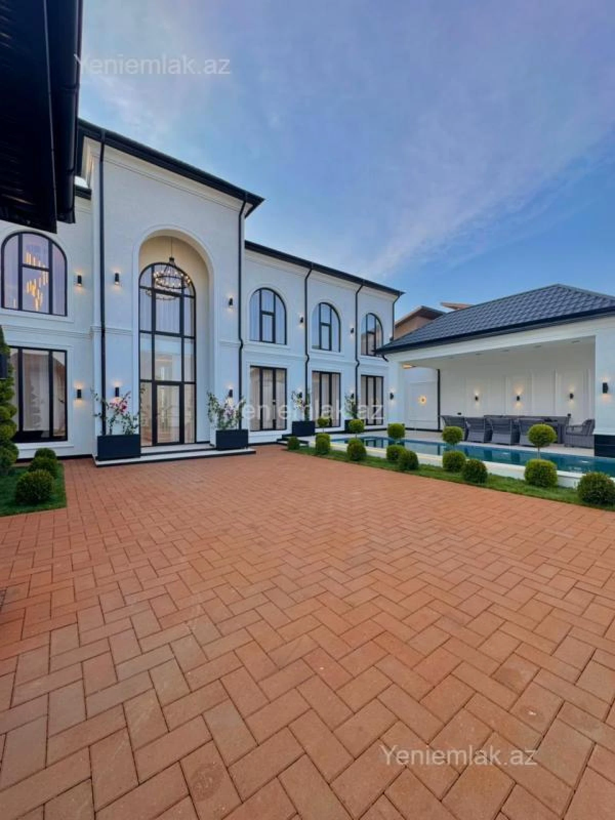 Satılır 4 otaqlı həyət evi 220 m²