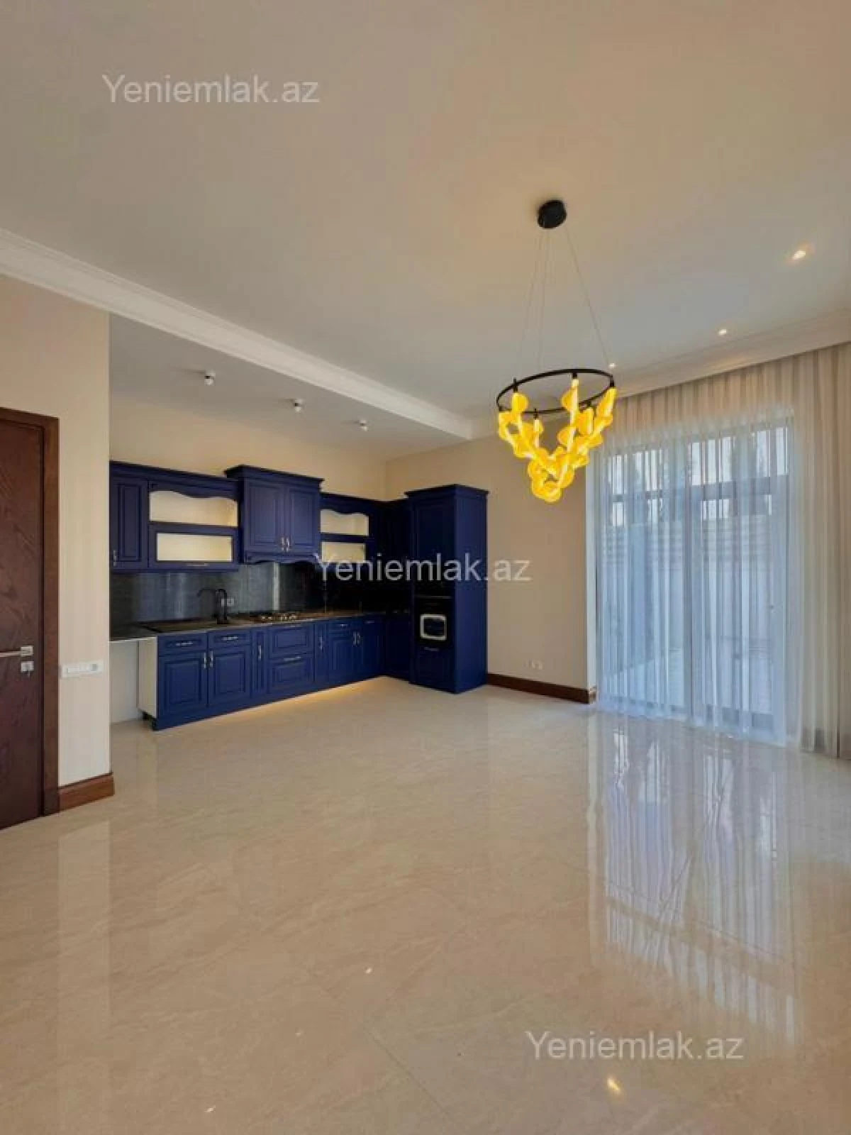 Satılır 6 otaqlı həyət evi 350 m²