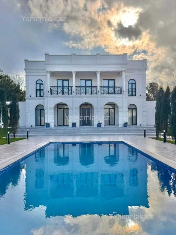 Satılır 6 otaqlı həyət evi 350 m²