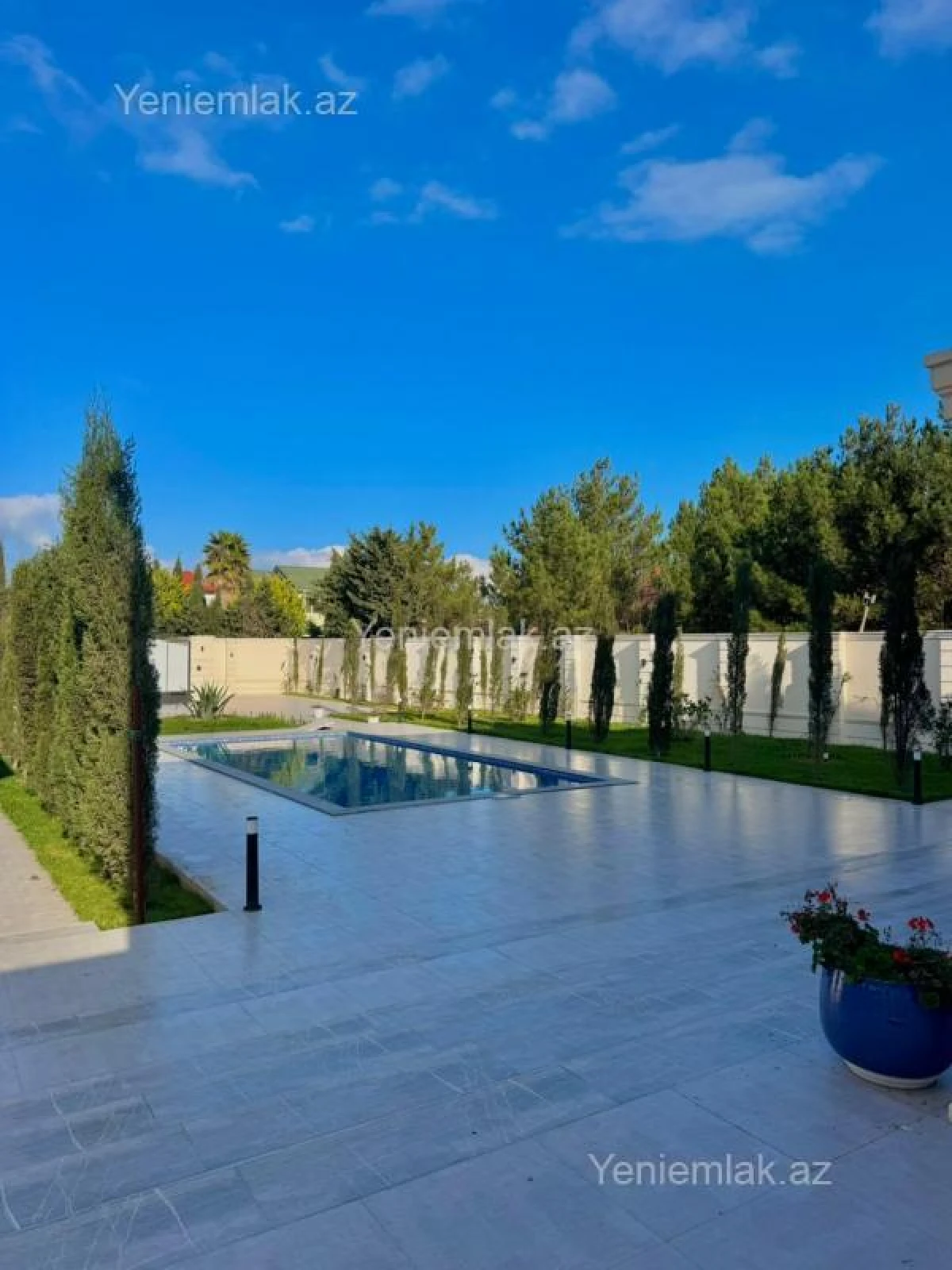 Satılır 6 otaqlı həyət evi 350 m²