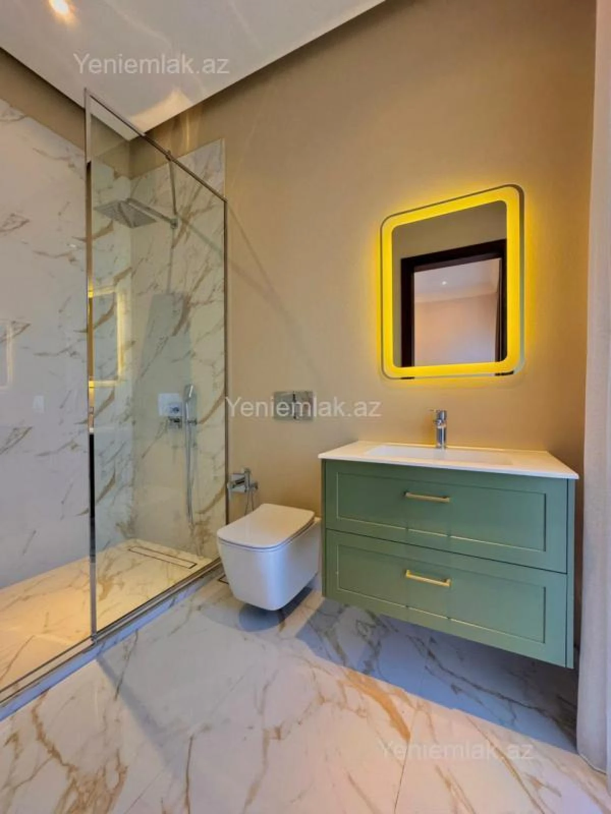 Satılır 6 otaqlı həyət evi 350 m²