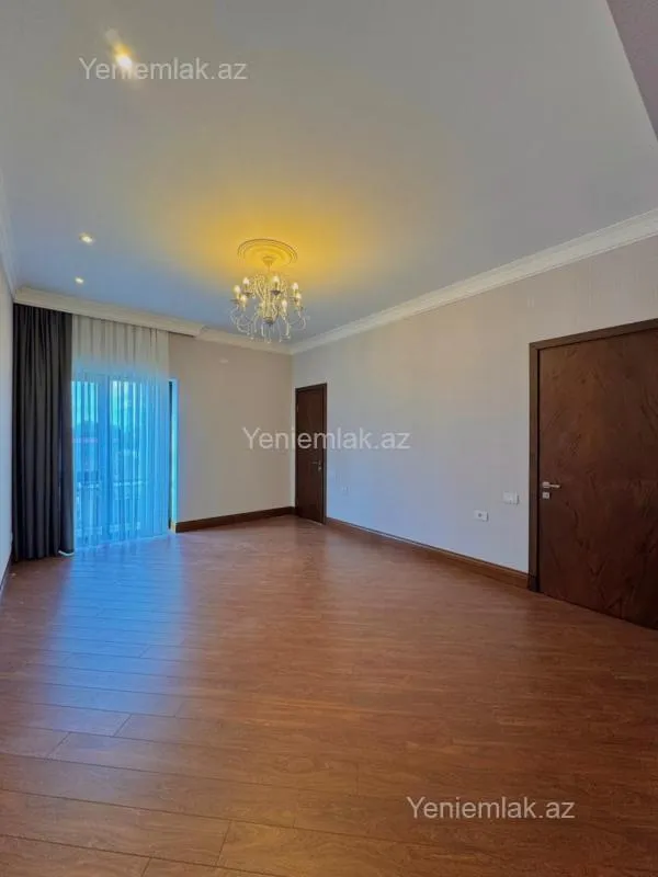 Satılır 6 otaqlı həyət evi 350 m²
