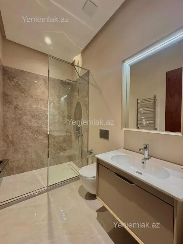 Satılır 6 otaqlı həyət evi 350 m²