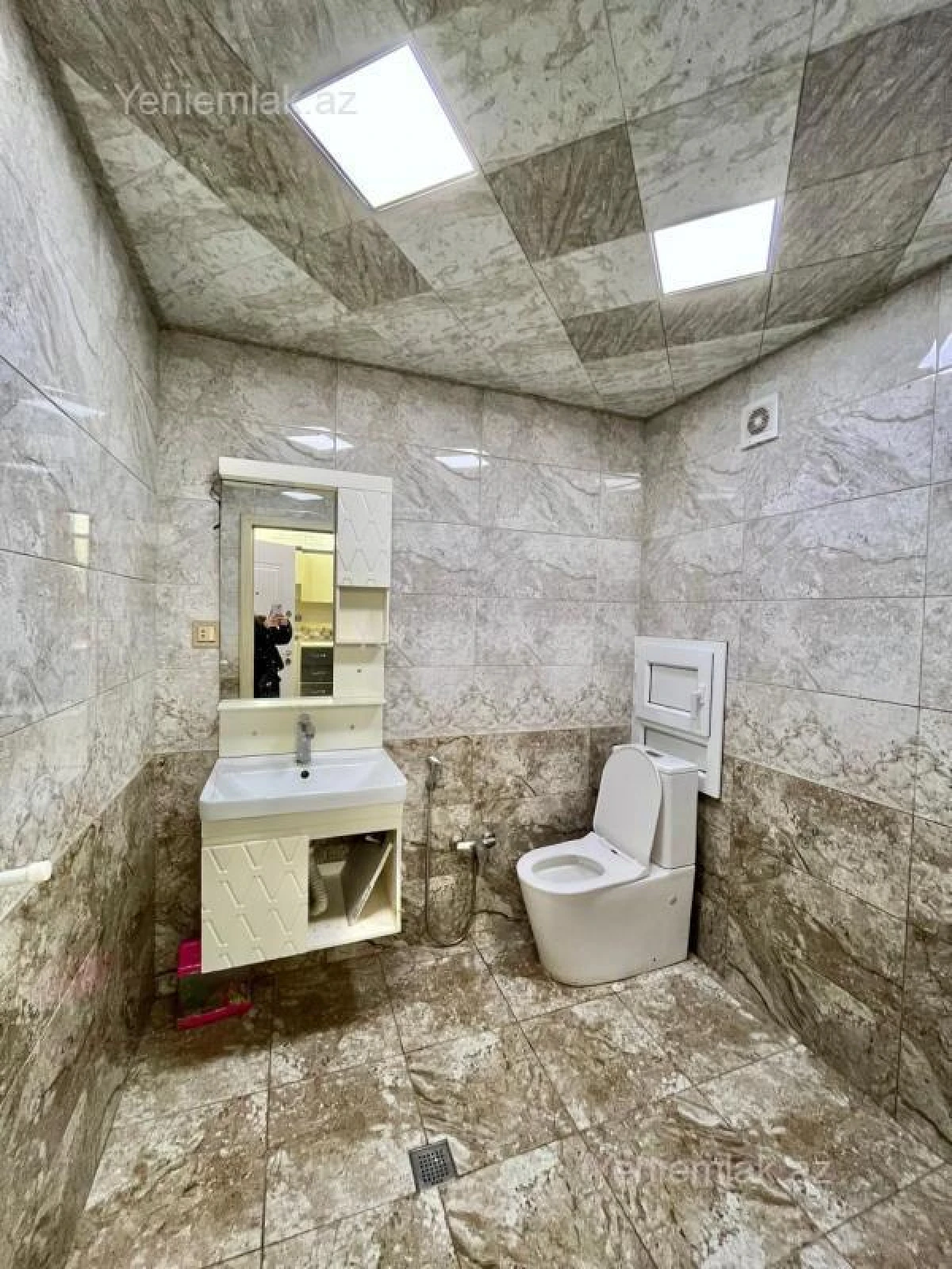 Satılır 2 otaqlı yeni tikili 74 m²