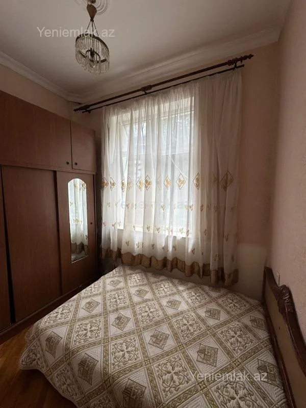 Satılır 2 otaqlı köhnə tikili 45 m²