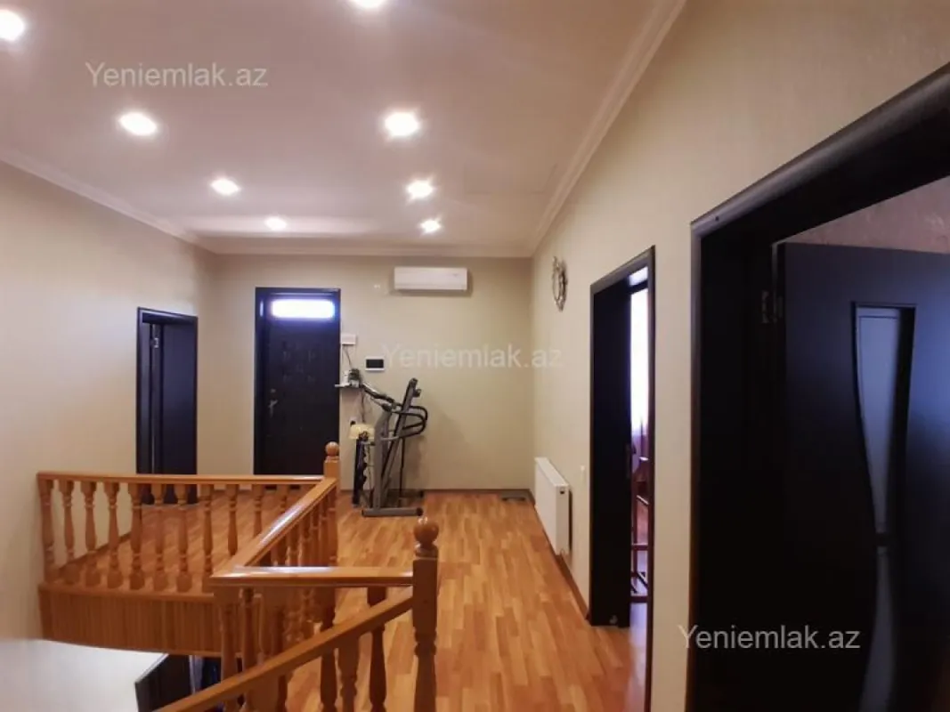 Satılır 6 otaqlı həyət evi 220 m²