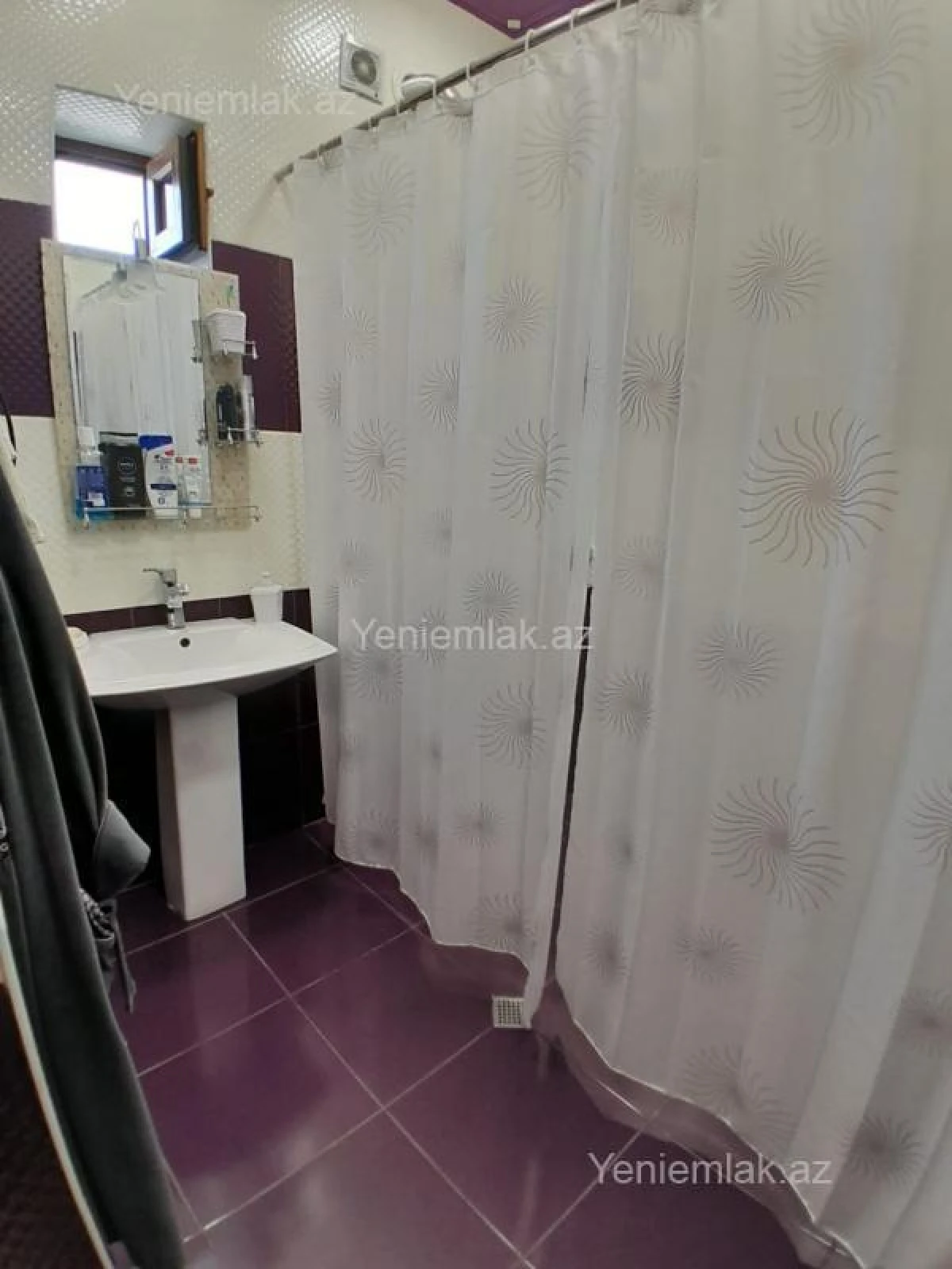 Satılır 6 otaqlı həyət evi 220 m²