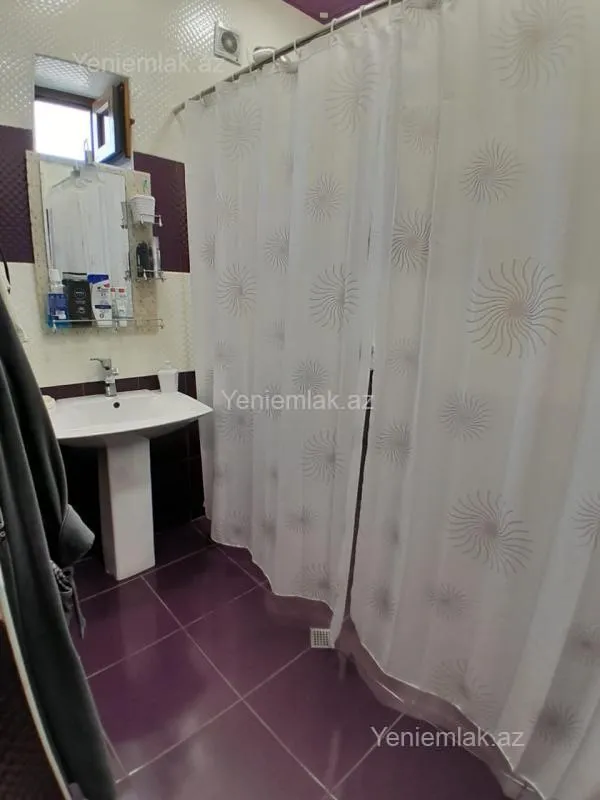 Satılır 6 otaqlı həyət evi 220 m²