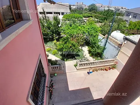 Satılır 6 otaqlı həyət evi 220 m²