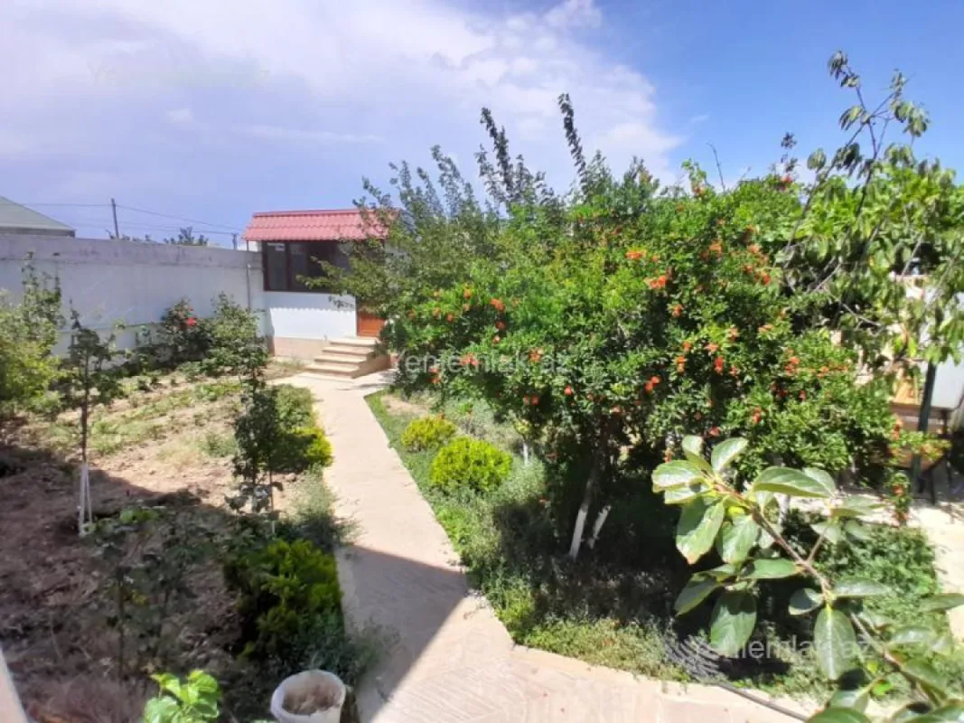 Satılır 6 otaqlı həyət evi 220 m²
