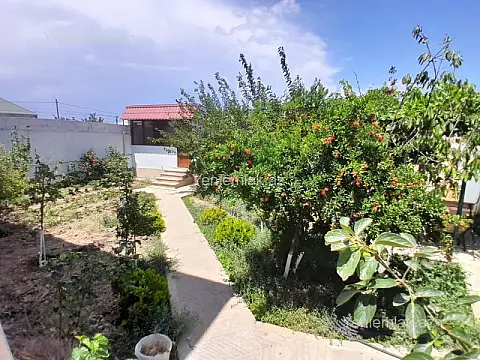 Satılır 6 otaqlı həyət evi 220 m²