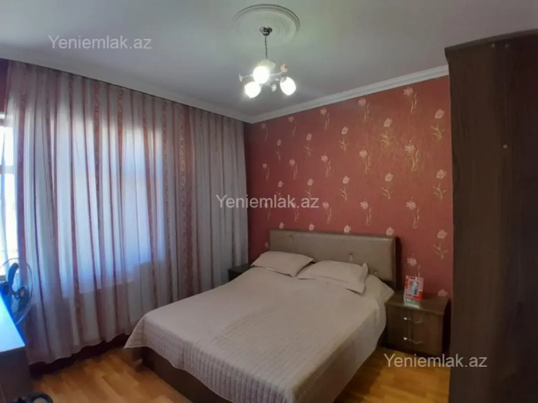 Satılır 6 otaqlı həyət evi 220 m²