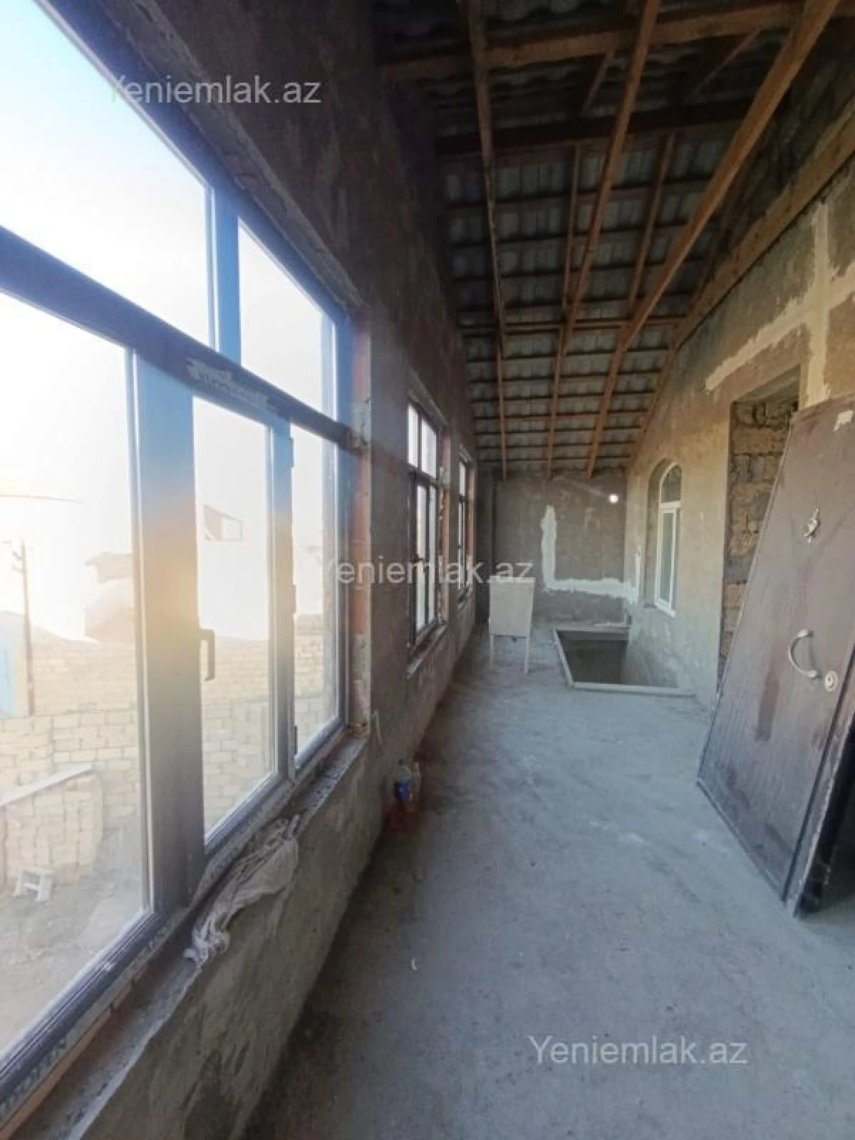Satılır 8 otaqlı həyət evi 260 m²
