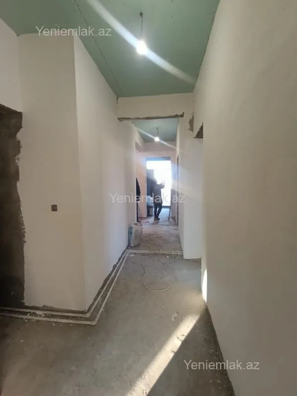 Satılır 8 otaqlı həyət evi 260 m²