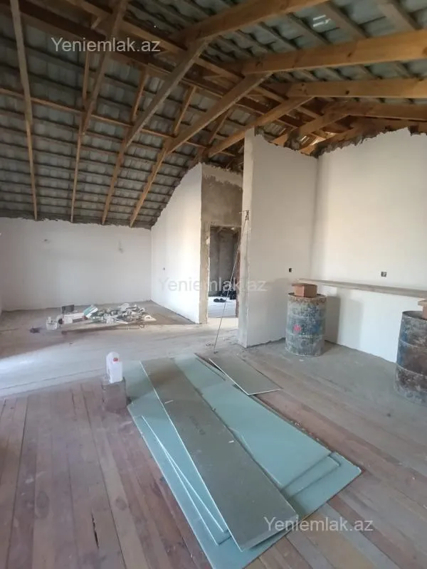 Satılır 8 otaqlı həyət evi 260 m²