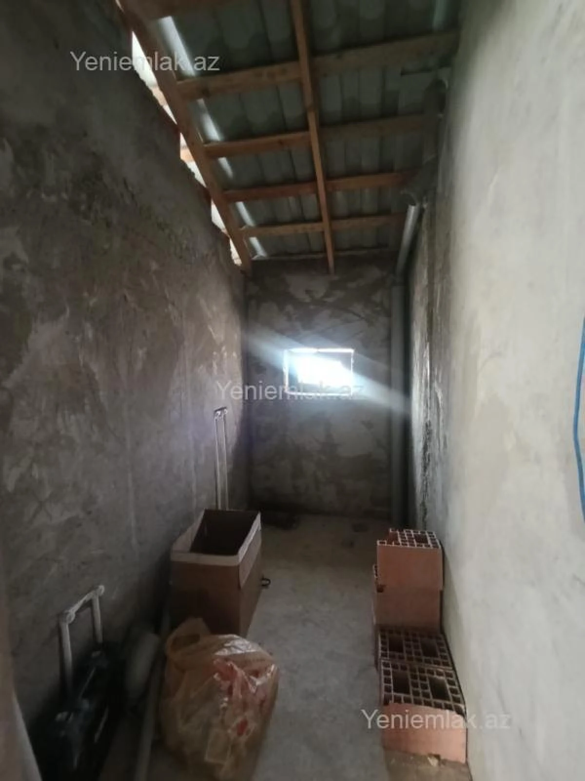 Satılır 8 otaqlı həyət evi 260 m²