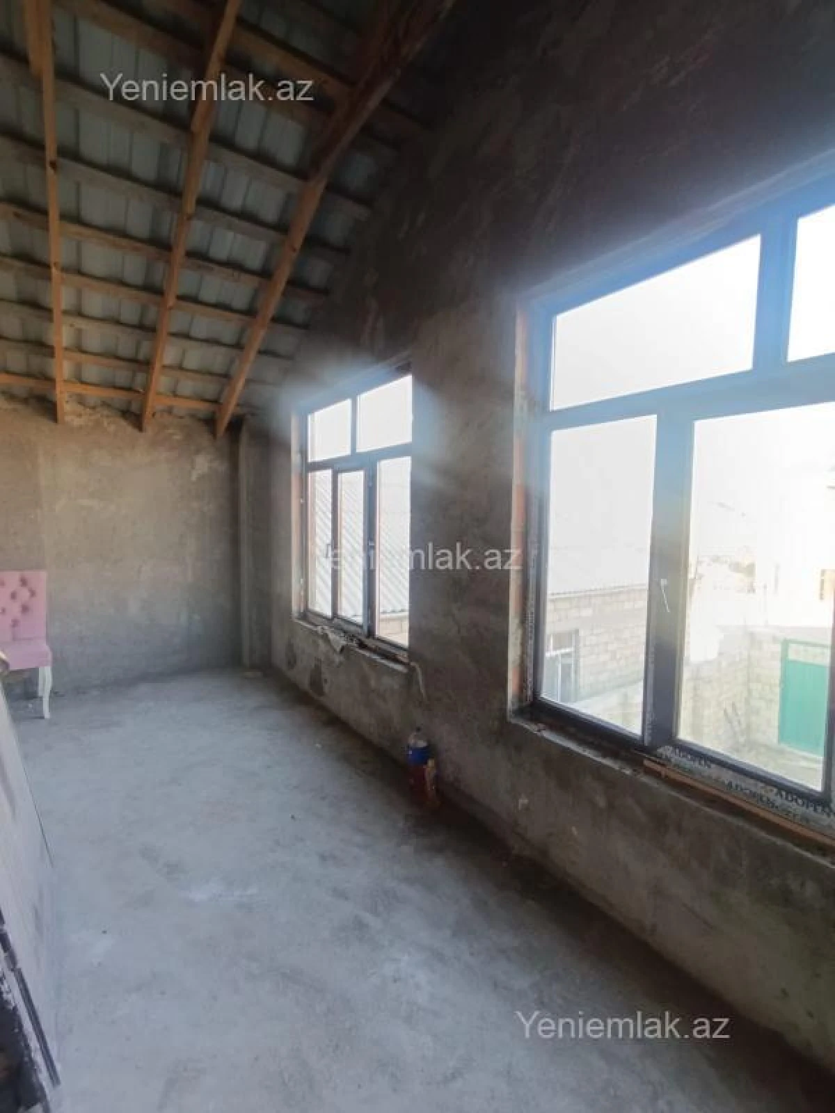Satılır 8 otaqlı həyət evi 260 m²