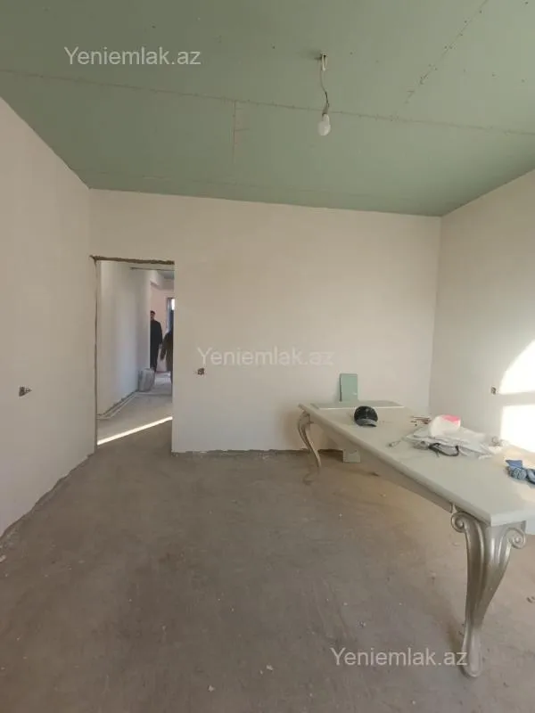 Satılır 8 otaqlı həyət evi 260 m²