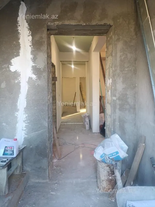 Satılır 8 otaqlı həyət evi 260 m²