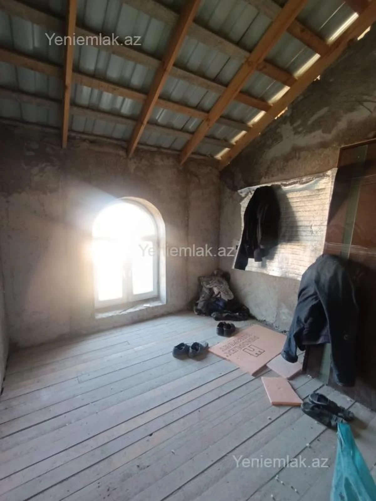 Satılır 8 otaqlı həyət evi 260 m²