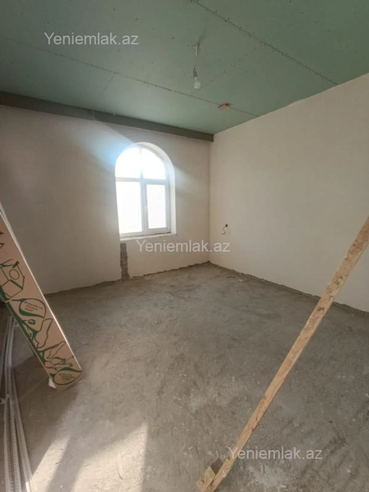 Satılır 8 otaqlı həyət evi 260 m²