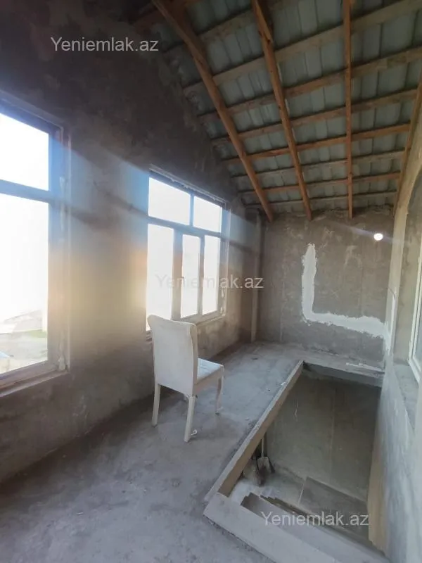 Satılır 8 otaqlı həyət evi 260 m²