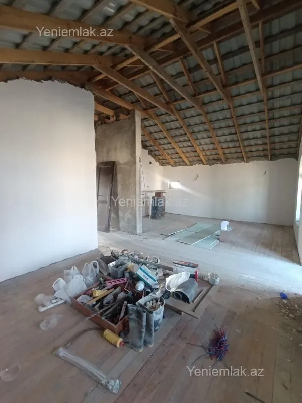 Satılır 8 otaqlı həyət evi 260 m²