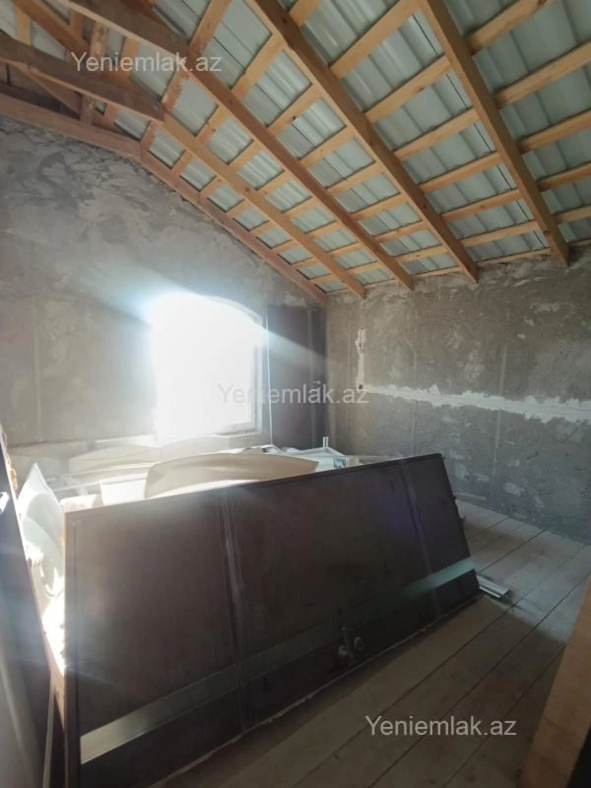 Satılır 8 otaqlı həyət evi 260 m²