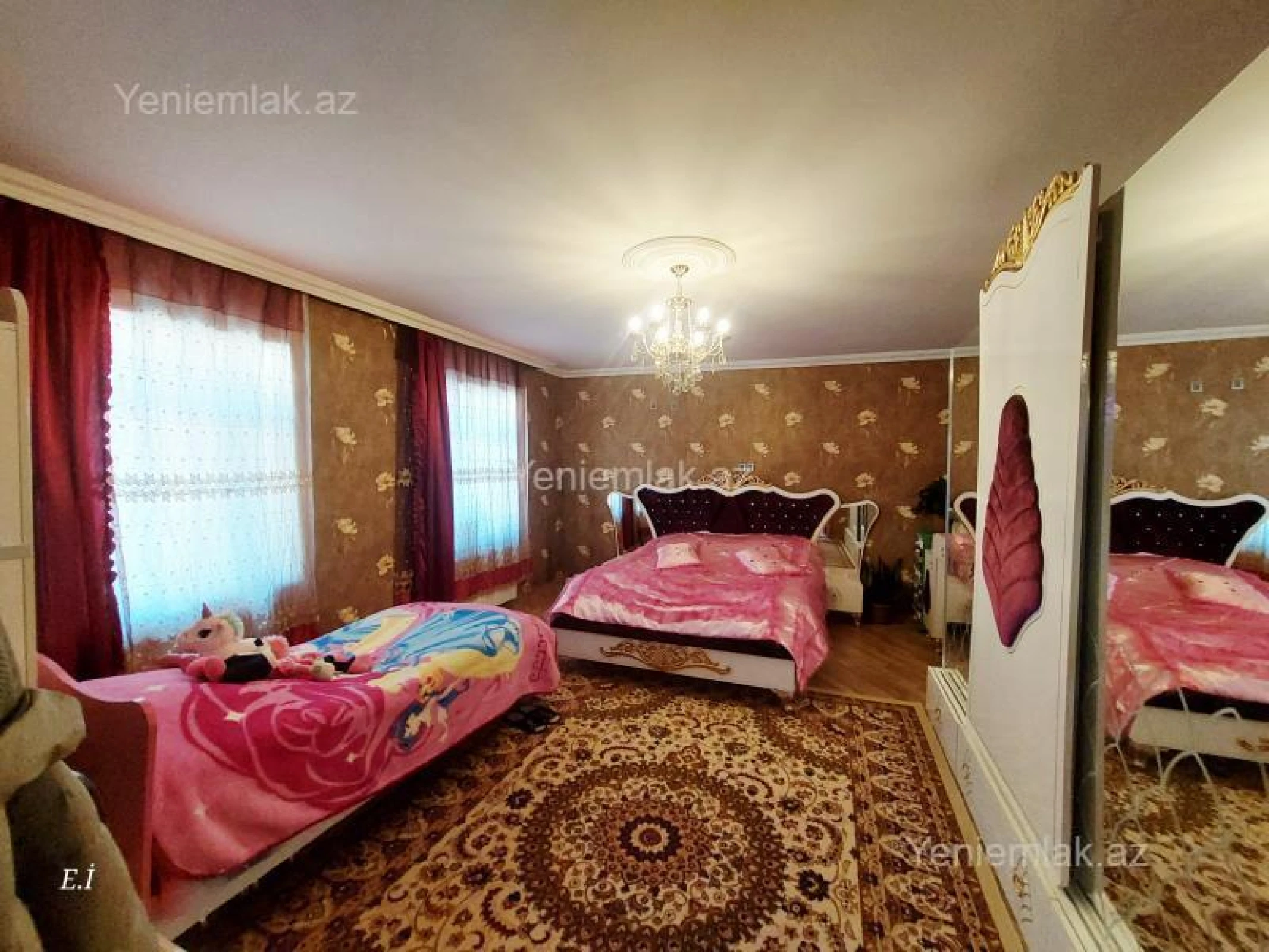 Satılır 4 otaqlı köhnə tikili 88 m²