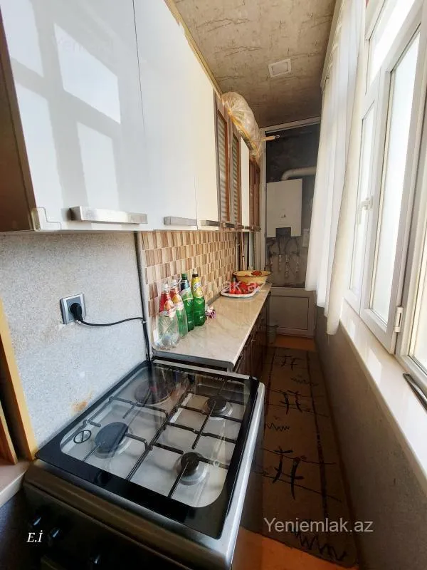 Satılır 4 otaqlı köhnə tikili 88 m²