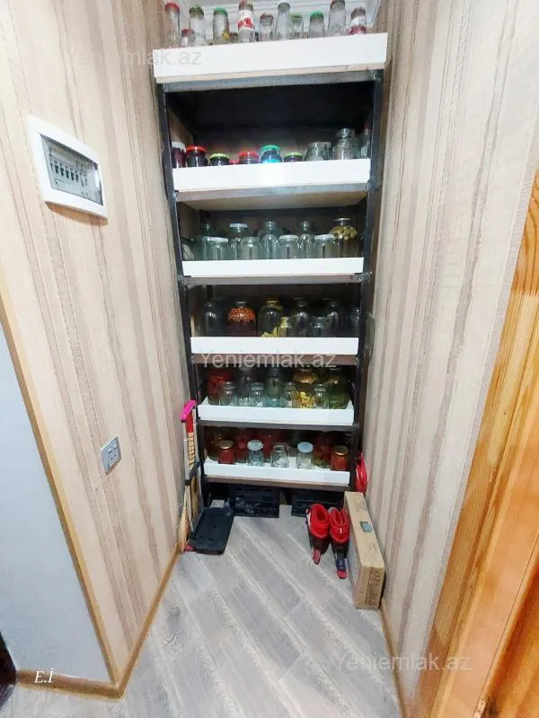 Satılır 4 otaqlı köhnə tikili 88 m²