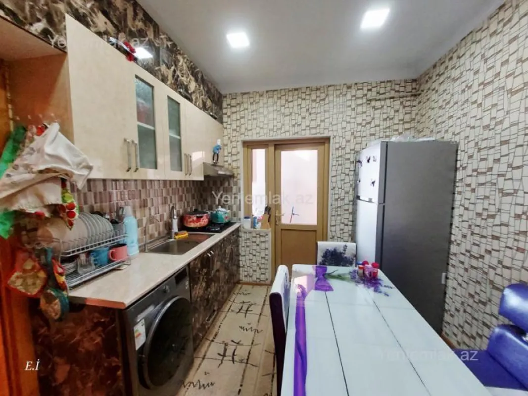 Satılır 4 otaqlı köhnə tikili 88 m²