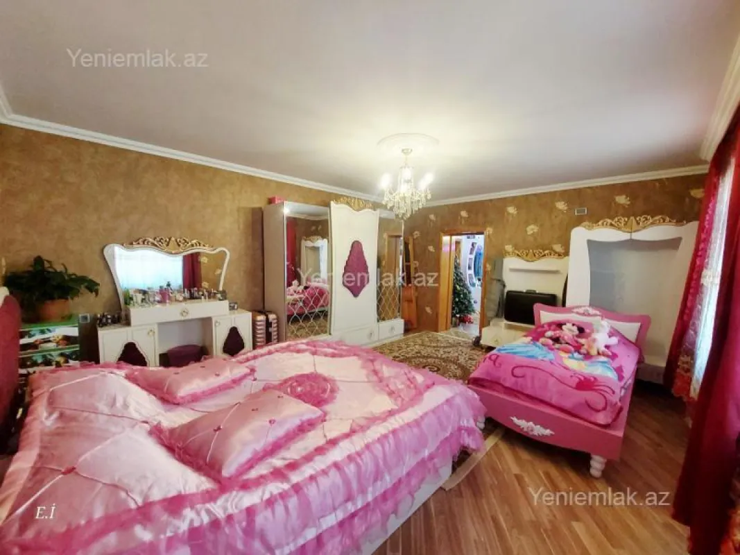 Satılır 4 otaqlı köhnə tikili 88 m²