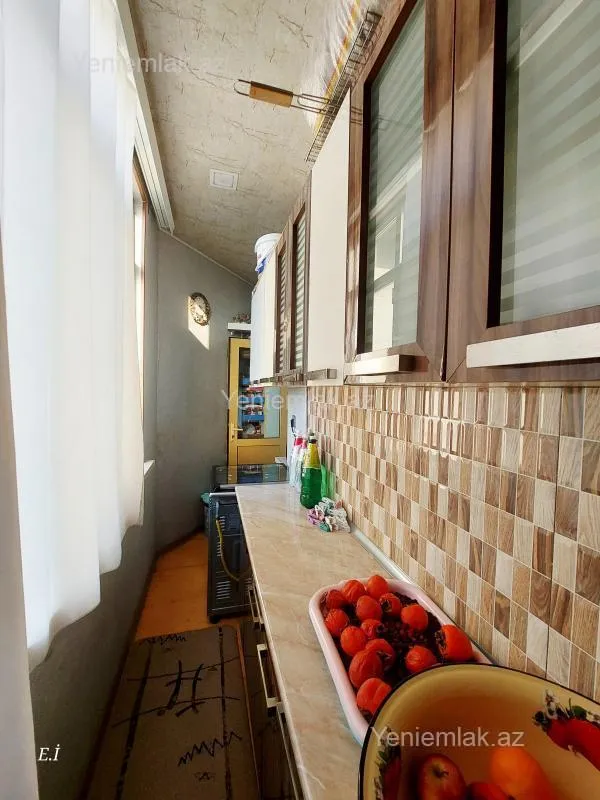 Satılır 4 otaqlı köhnə tikili 88 m²