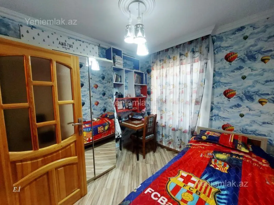 Satılır 4 otaqlı köhnə tikili 88 m²
