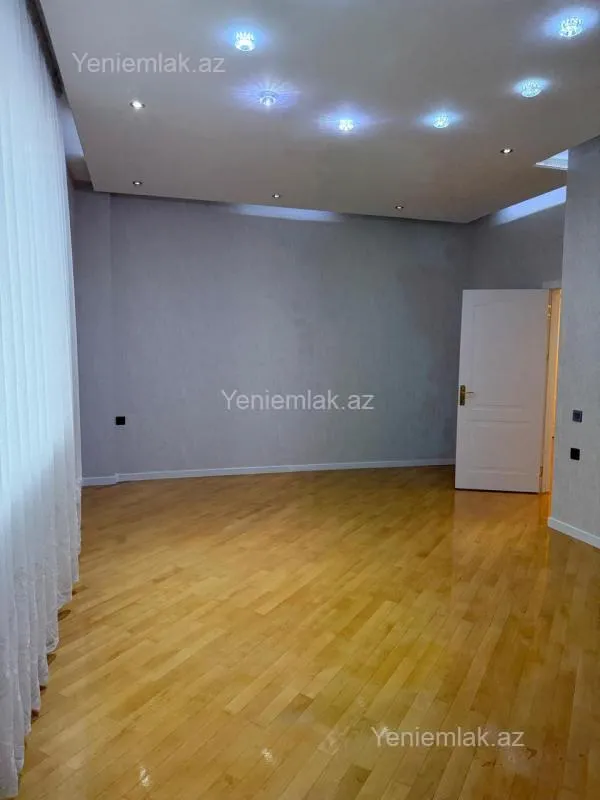 Satılır 3 otaqlı yeni tikili 137 m²