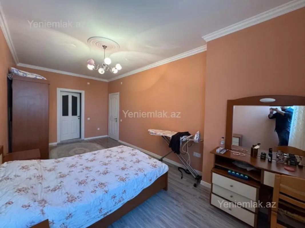 Satılır 4 otaqlı yeni tikili 160 m²