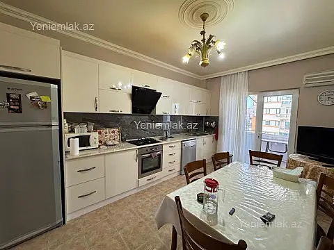 Satılır 4 otaqlı yeni tikili 160 m²