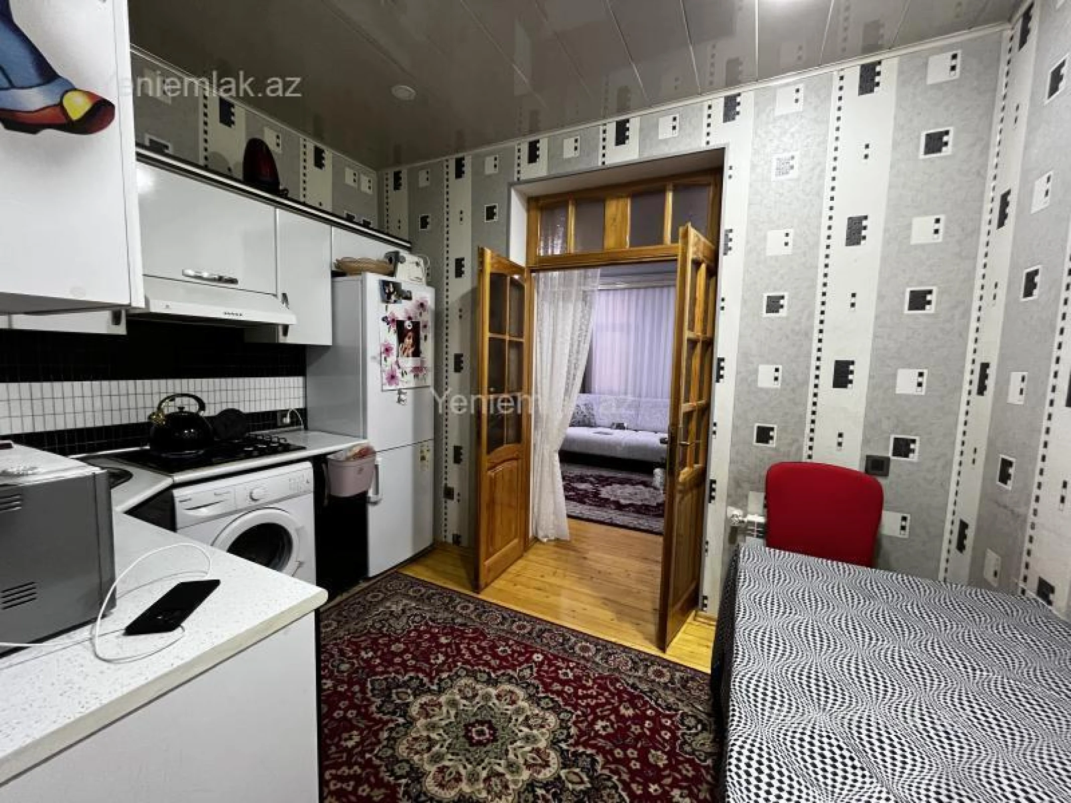 Satılır 2 otaqlı köhnə tikili 78 m²